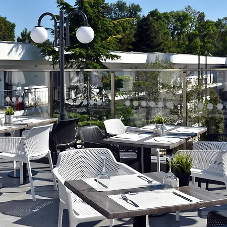 Ihotel Sunny 酒店